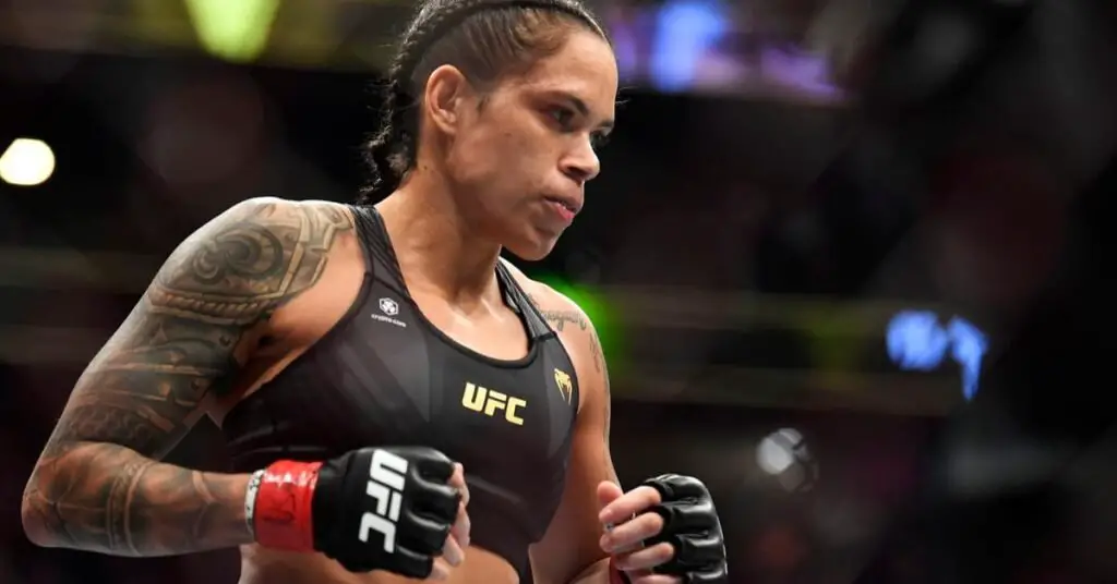 Información sobre la luchadora del peso gallo de UFC Amanda Nunes